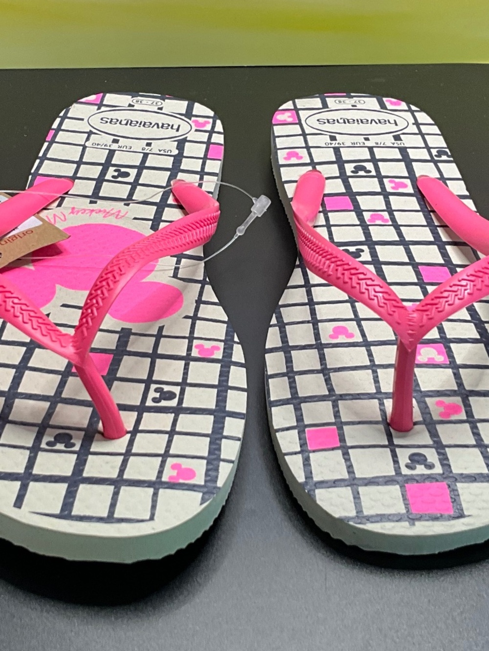 Havaianas Slim Disney Pink Strap Flip Flops US Women’s 7/8/EUR 39/40 NWT. - Picture 2 of 5